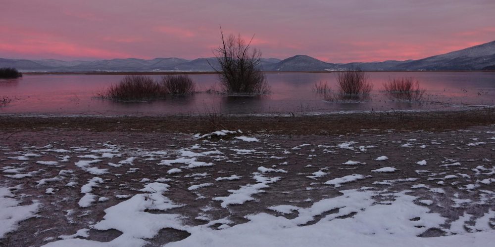 JEZERO PO MALEM ZMRZUJE