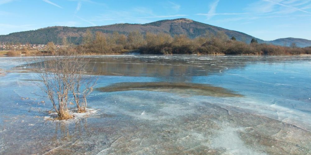 JEZERO NI VARNO ZA DRSANJE
