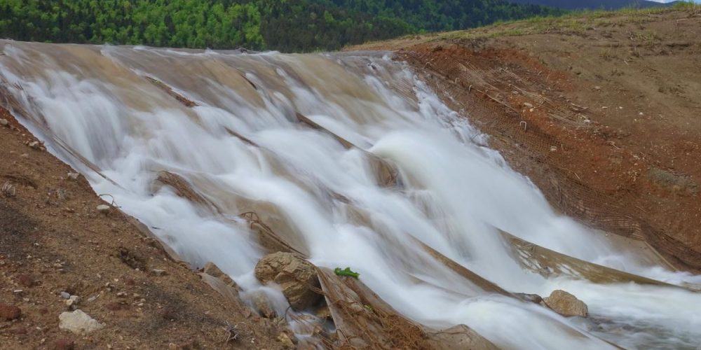 JEZERO SE POLNI