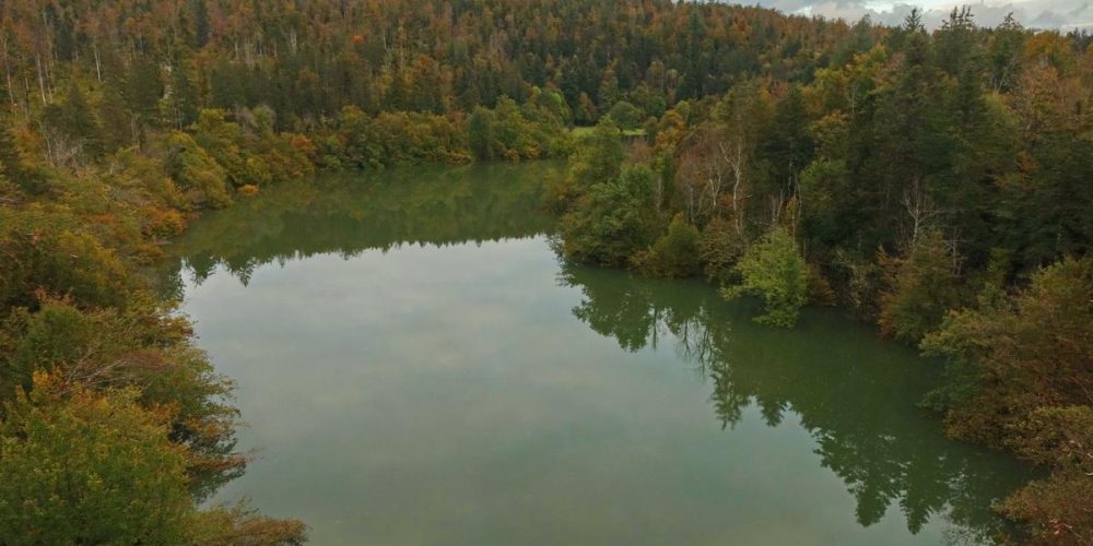 JEZERO SPOMINJA NA NOTRANJSKO MORJE