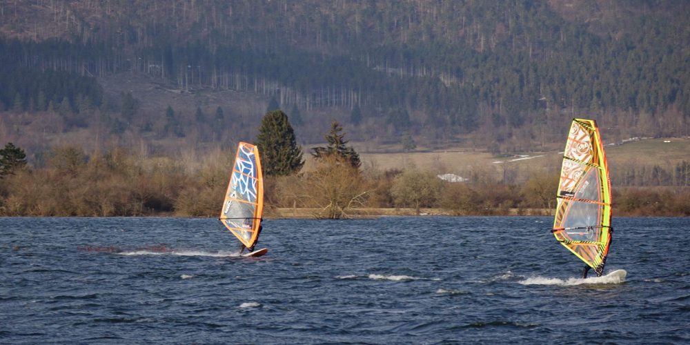 MRZLO IN VETROVNO POPOLDNE
