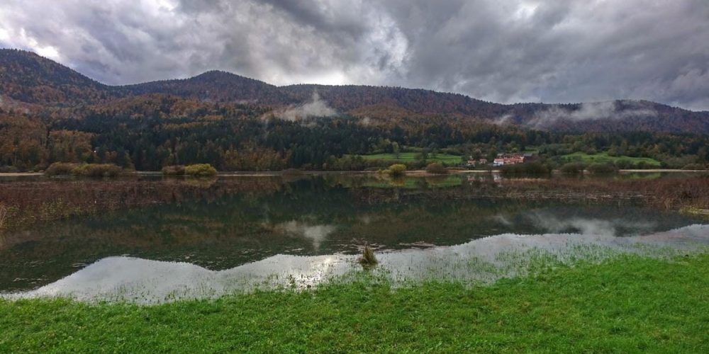 BRUHALNIKI NA GORENJEM JEZERU NE POPUŠČAJO